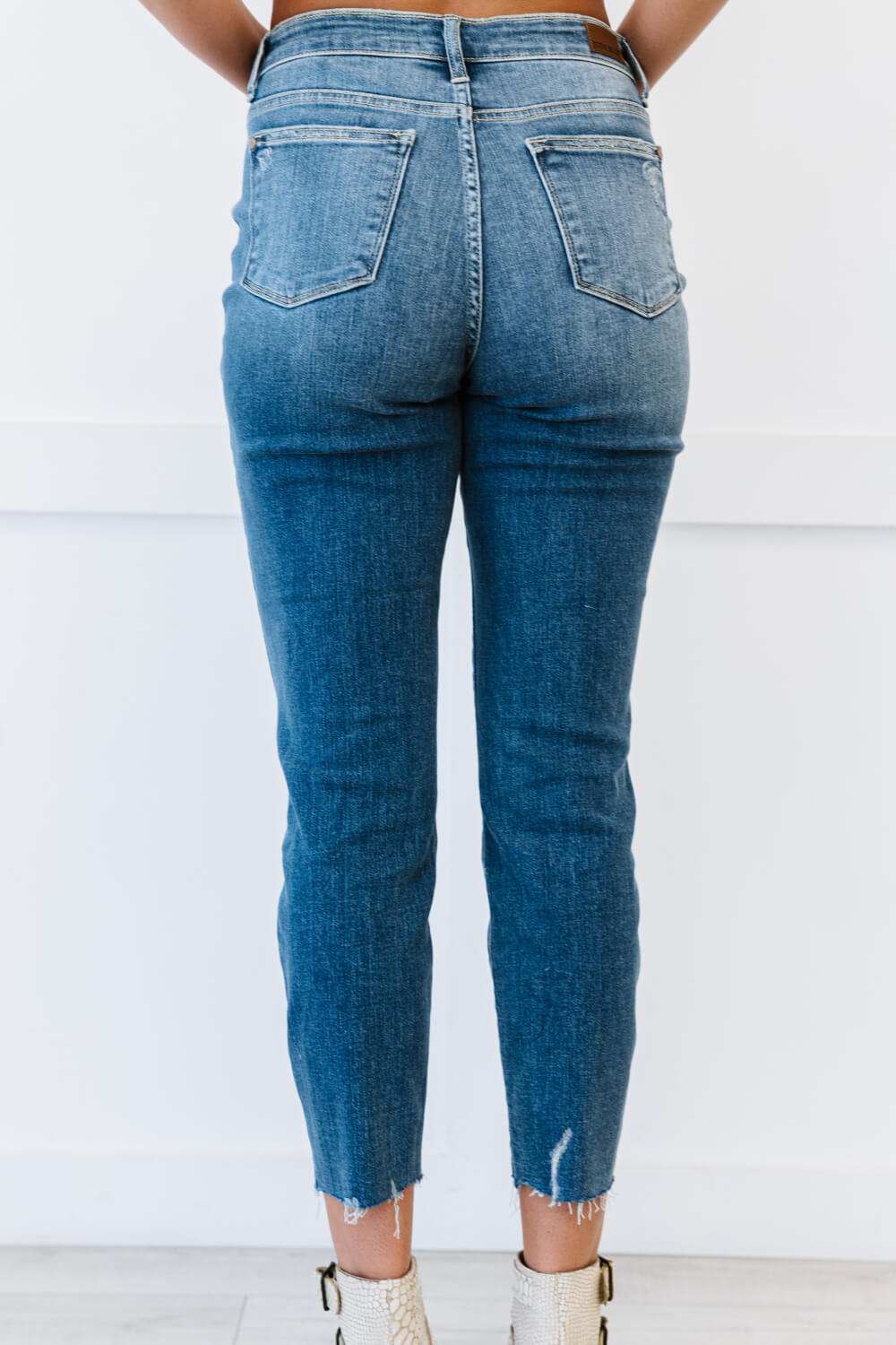 Judy Blue High Rise Distressed Relaxed Fit Jeans