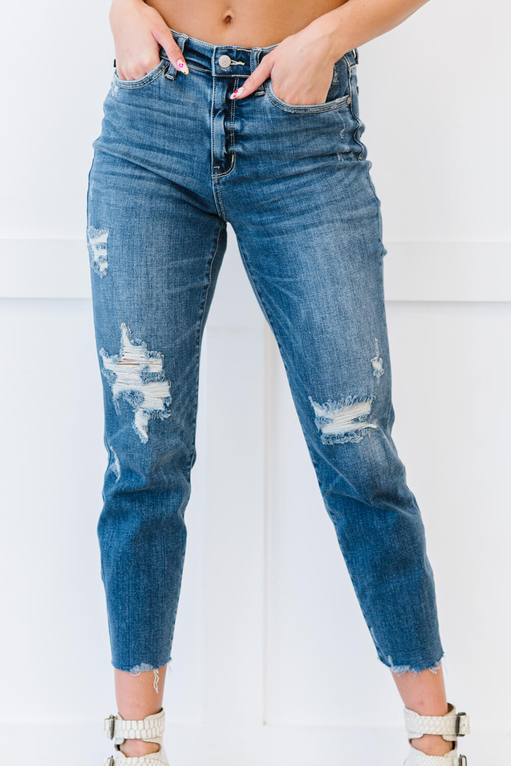 Judy Blue High Rise Distressed Relaxed Fit Jeans