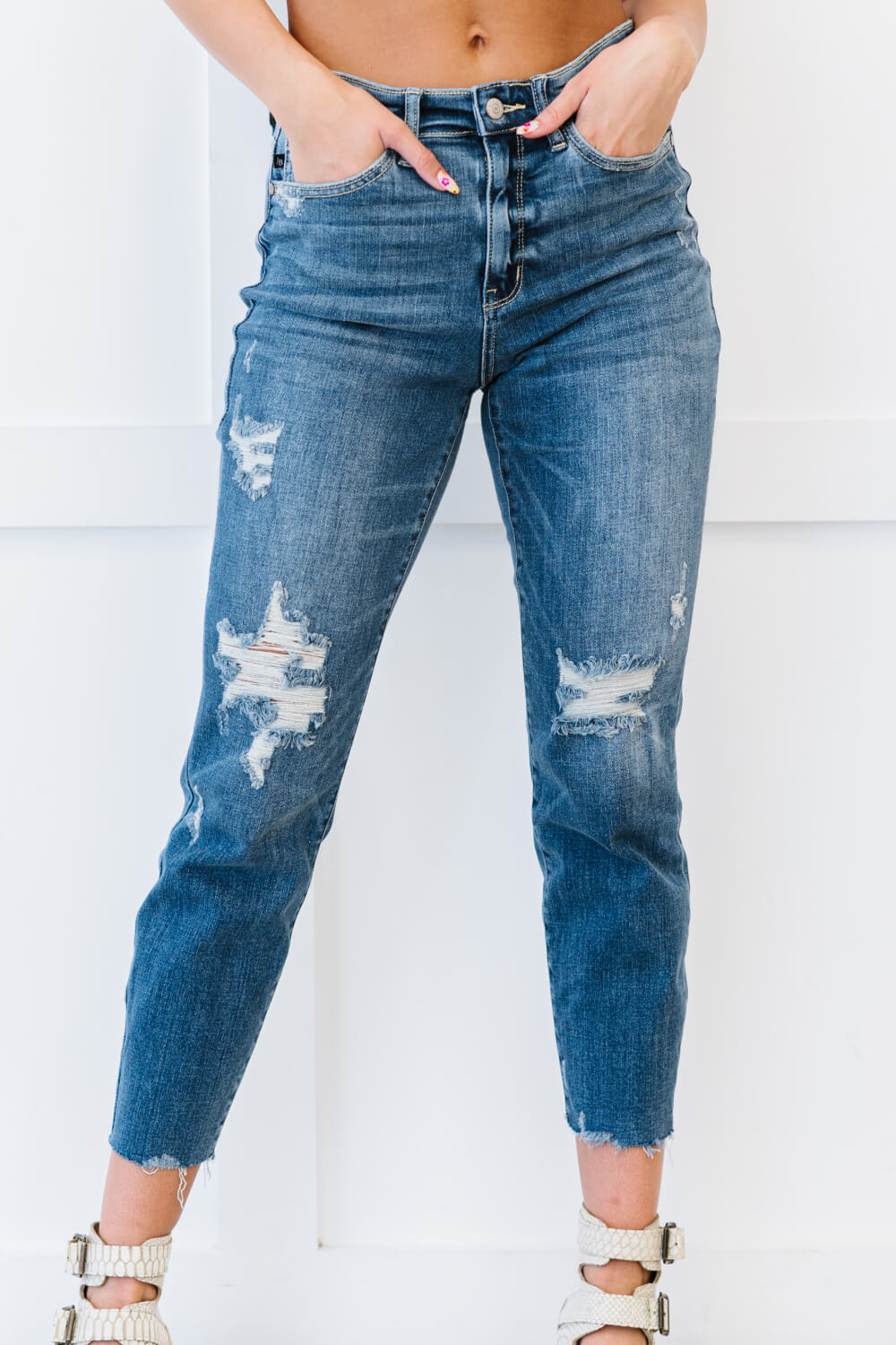 Judy Blue High Rise Distressed Relaxed Fit Jeans